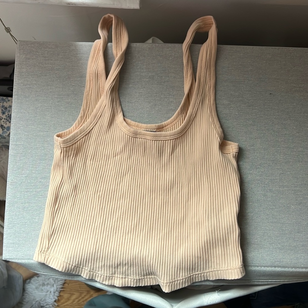 Old Navy cropped tank top Size: M
